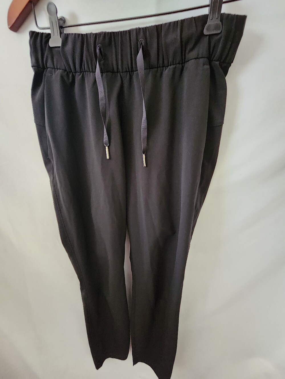 Lululemon Black Elastic Waist Pants. Size 8